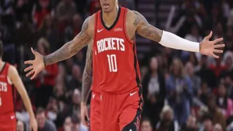 申花中超第二轮2-0战胜海港，巴索戈立功杨旭终结进球荒